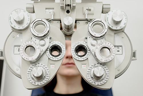 woman in an eye exam